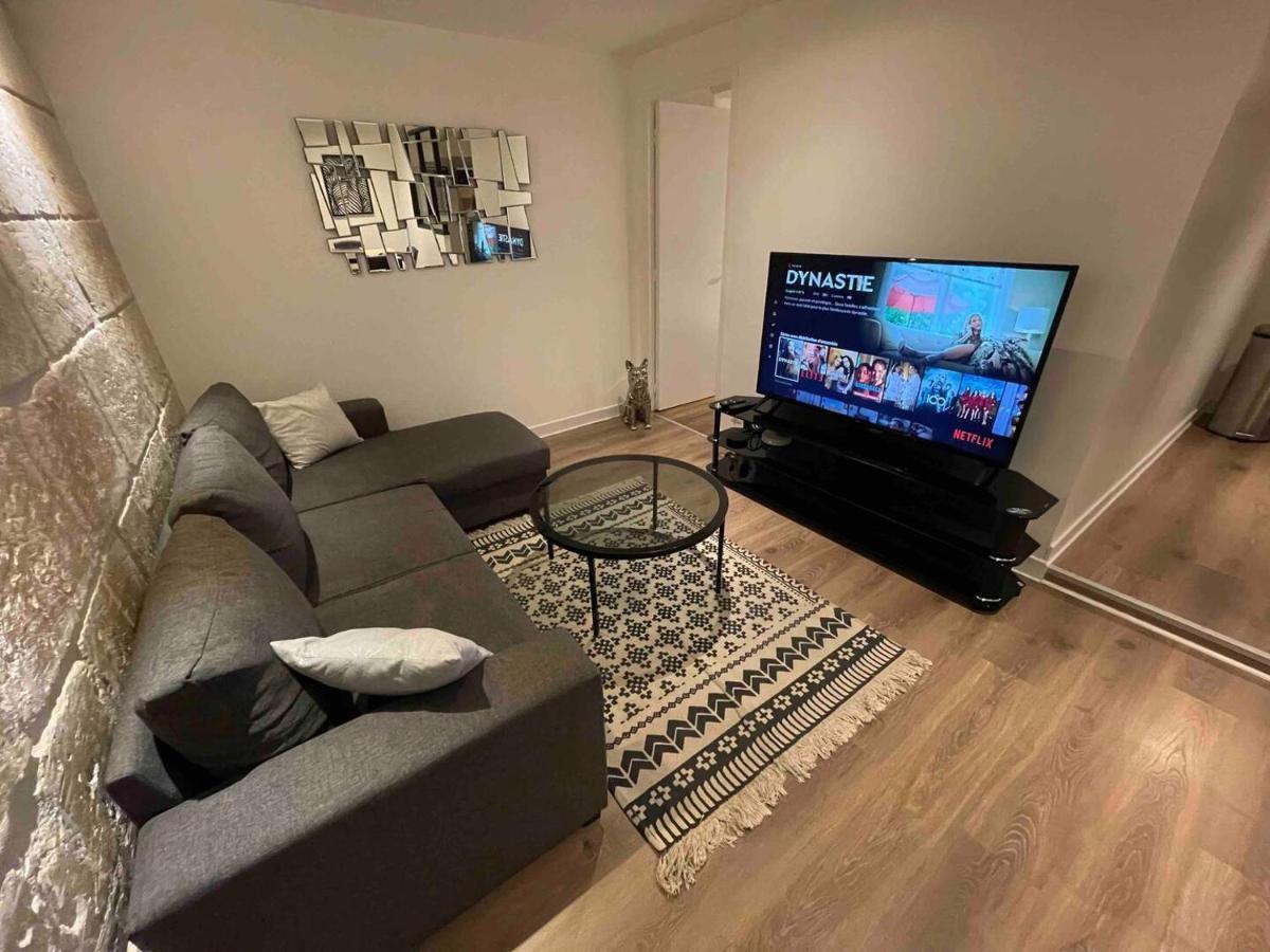 Le Black & White, Hyper Centre - Paisible- Wifi Hd- Netflix- Proche Gare -Ideal Couple Et Business Niort Exterior foto